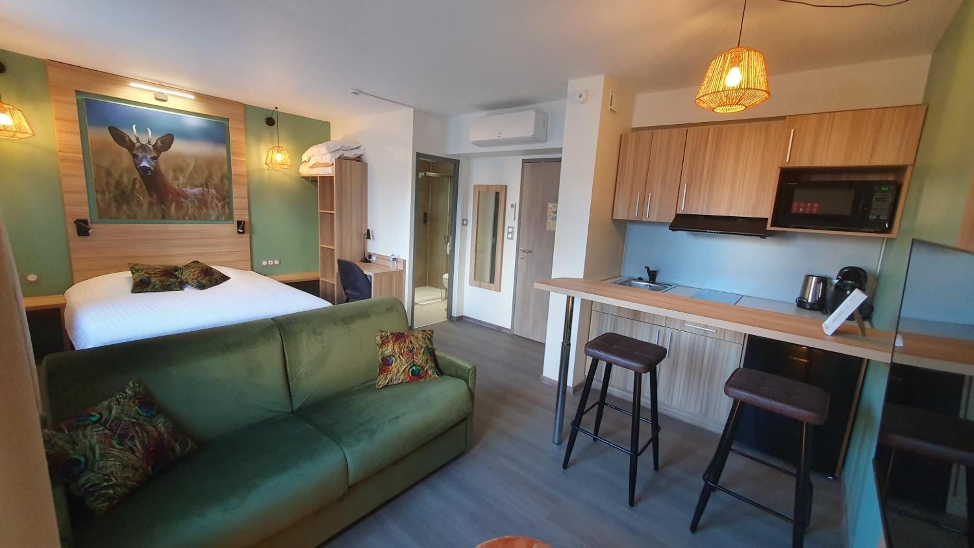 Logis Hotel - Les Pasteliers Lavaur  Bagian luar foto